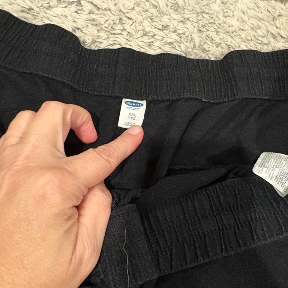 Old Navy Black Shorts - Picture 2 of 3